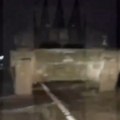 "Ubio je čoveka, smrvio: Ga!" Šok snimci iz Rusije: Ruski tenk pregazio civila u automobilu i odvezao se dalje…