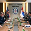 Gašić sa generalom Hekerom: Srbija pouzdan partner u očuvanju stabilnosti i bezbednosti