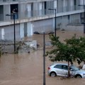 (Foto, video) kataklizma u Španiji: Stižu stravični prizori: 50 mrtvih u poplavama, bujica nosi ljude, vojska na ulicama