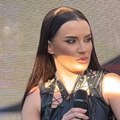 Barbara Bobak zapalila masu provokativnim izdanjem Pevačica jedva prekrila intimne delove, ovakvu je do sada niste videli…