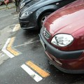 "Popio" kaznu za dva minuta: Vozač parkirao na plaži na Jadranu, a kada je krenuo da plati parking doživeo šok