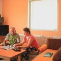 "Devet dana smo putovali i poneli samo najosnovnije": Radojka i Jovo sa bebom u naručju prognani tokom "Oluje"