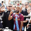 Delirijum u Turskoj: Salah sleteo i odmah obukao dres Trabzona