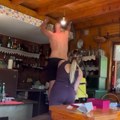 Ana za vikend otišla na vikendicu i zatekla jeziv prizor u kupatilu: "Prevrnuli smo celu kuću, ne znamo odakle sve ovo" (video)…