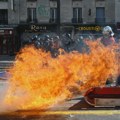 (VIDEO) Nastavljeni protesti učenika u Francuskoj, povređen srednjoškolac: "Ne želimo haos, već da nas vlada čuje“