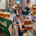 "Udaj se za mene": Posetioci Oktoberfesta oduševljeni veštinom ove nemačke konobarice, ali ne i cenama, pivo nikad skuplje…