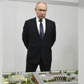 Oštra poruka Zapadu Putin besan zbog rušenja sovjetskih ratnih spomenika: "Nisu spremni na ono što će uslediti"