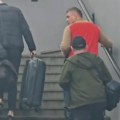 (Video) Savo Milošević jedva hoda, pridržava se za šipku: Bivši fudbaler povređen, u ovom izdanju smo ga uhvatili na…