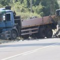 Sudar autobusa i kamiona kod Umke, ima mrtvih, uhapšen vozač