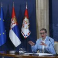 Ovo je predsednik Srbije? Ljutiti Vučić je upravo rekao da je potpuno u redu da naprednjaci gaze kolima učesnika protesta