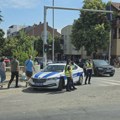 POLICIJA UKLONILA BLOKADU RASKRSNICE DUPLIH TRAKA I SINĐELIĆEVE ULICE
