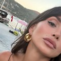 Bez trunke šminke! Emina Jahović izdanjem iznenadila sve, pevačica pokazala pravo lice (foto)