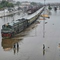 Za 24 sata evakuisano više od 122.000 ljudi: Vanredno stanje zbog poplava