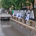 Kurtiju smeta ćirilica i sve srpsko! Znak ''Volim Kosovsku Mitrovicu'' zamenjen latiničnim slovima! (video)