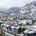 Granica prolazi pravo kroz krevet: Ovaj neobični hotel već više od veka zbunjuje turiste iz celog sveta - Doručkujete u…