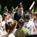 Patrijarh posetio dečji letnji kamp "Šuplja stena" na Avali