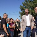 Aleksandar Vučić u Pejkovcu obilazi preduzeće za ambalažu "Kesa"