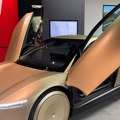 Tesla Cybercab bez volana i papučica počeo da prevozi putnike, ali je vožnja trenutno stvar sreće