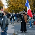 Izolovani incidenti na kraju protestnih šetnji u Francuskoj