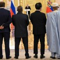 Putin na jednom kraju sale, svi ostali na drugom! Slika zbunila svet, a Rus objasnio: "Ne možemo više da razgovaramo!"