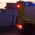 Požar! Vatrogasci u akciji u Zvezdarskoj ulici Crni dim izbija iz kuće, evo šta je i dalje misterija! (VIDEO)