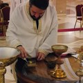 Majka ne može sakriti osmeh sa lica: 12 članova porodice Babić krstilo se na Svetog Vasilija