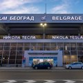 Oglasili se sa BG aerodroma gde se dogodio incident: Lice se vozikalo automobilom po pisti, ovo će biti posledice