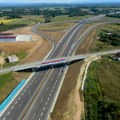 Ispod novog auto-puta se zakopavaju stare gume: Pojavio se snimak na društvenim mrežama