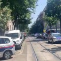 Ekskluzivni snimci dramatične akcije! Sve vrvi od policije u Beču zbog Srbina (28): Mladić se bori za život