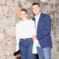 "Uzimamo dečji dodatak": Estradni par ima idiličan brak, a ovako pričaju o novcu i životu sa tri sina: "Nekako guramo sve"