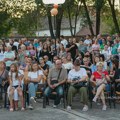 Održan humanitarni koncert za Vesnu Kozlovački, zrenjaninski zborovi biciklovima došli u Elemir kako bi pomogli Vesni…