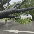 U Vijetnamu tri osobe poginule u naletu tajfuna Kadžiki