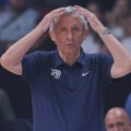 Smenjen Svetislav Pešić!