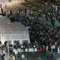 Vlast najavljuje, opozicija sumnja: Da li će Beograd u 2026. ući bez šatora ispred parlamenta
