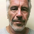 Бела кућа: Демократе селективно објављују фотографије Епстина ради лажног наратива