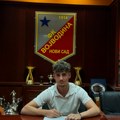 Vukašin Davidov potpisao prvi profesionalni ugovor sa Vojvodinom: Na vernost "staroj dami" obavezao se na svoj rođendan i to…
