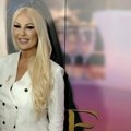 Ovo je moja istina, bez ulepšavanja: Elma Sinanović obeležila 30 godina karijere izdavanjem desetog albuma "A takve prežive…