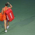 Sabalenka divljala na finalu US Opena, lomila reket, a sada je udarena po džepu! Organizatori je odmah kaznili, evo koliko će…