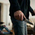 Krvavi ljubavni trougao na Voždovcu: Upao u apartman i zatekao ženu sa ljubavnikom, a onda je sevnuo nož