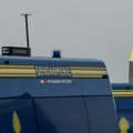 Policajci slučajno aktivirali bombu u sopstvenom vozilu