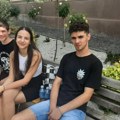 (FOTO) „Glumiću partizanku, a i zaradićemo džeparac“: Mladi Zrenjaninci po najvrelijem danu spremni da statiraju na…
