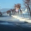 Oluja i sneg izazvali haos u Hrvatskoj Zatvoreni autoput i Jadranska magistrala, uključen crveni meteoalarm (Video)