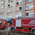 Izbio požar u stanu u Kikindi! Crni dim kulja sa trećeg sprata (foto/video)