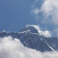 Svi zarobljeni planinari na Everestu evakuisani iz tibetanske doline