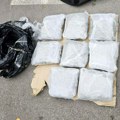 Zbog osam kilograma marihuane: Novosadska policija uhapsila jednog dilera, a za drugim traga