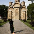 Gračanica teškom mukom zadržava srpski duh