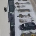 Za dlaku izbegnuta veća drama na Zlatiboru! Ledenica smrskala automobil: Vodite računa gde se parkirate!