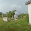 (Foto, video) crno nebo, tuče jak i krupan grad, odjekuje zvuk raketa! Udarila nezapamćena oluja na ovaj grad u Srbiji, drugi…