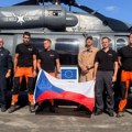 (Foto) Helikopter "Black Hawk" iz Rumunije sleteo u Srbiju, stiže i pomoć u gašenju šumskih požara iz Češke