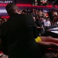 Uznemirujuće! UFC borac iznesen na nosilima nakon što se srušio i nepomično ležao tokom meča